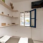 Zen Milos Apple Feriehus Pollonia